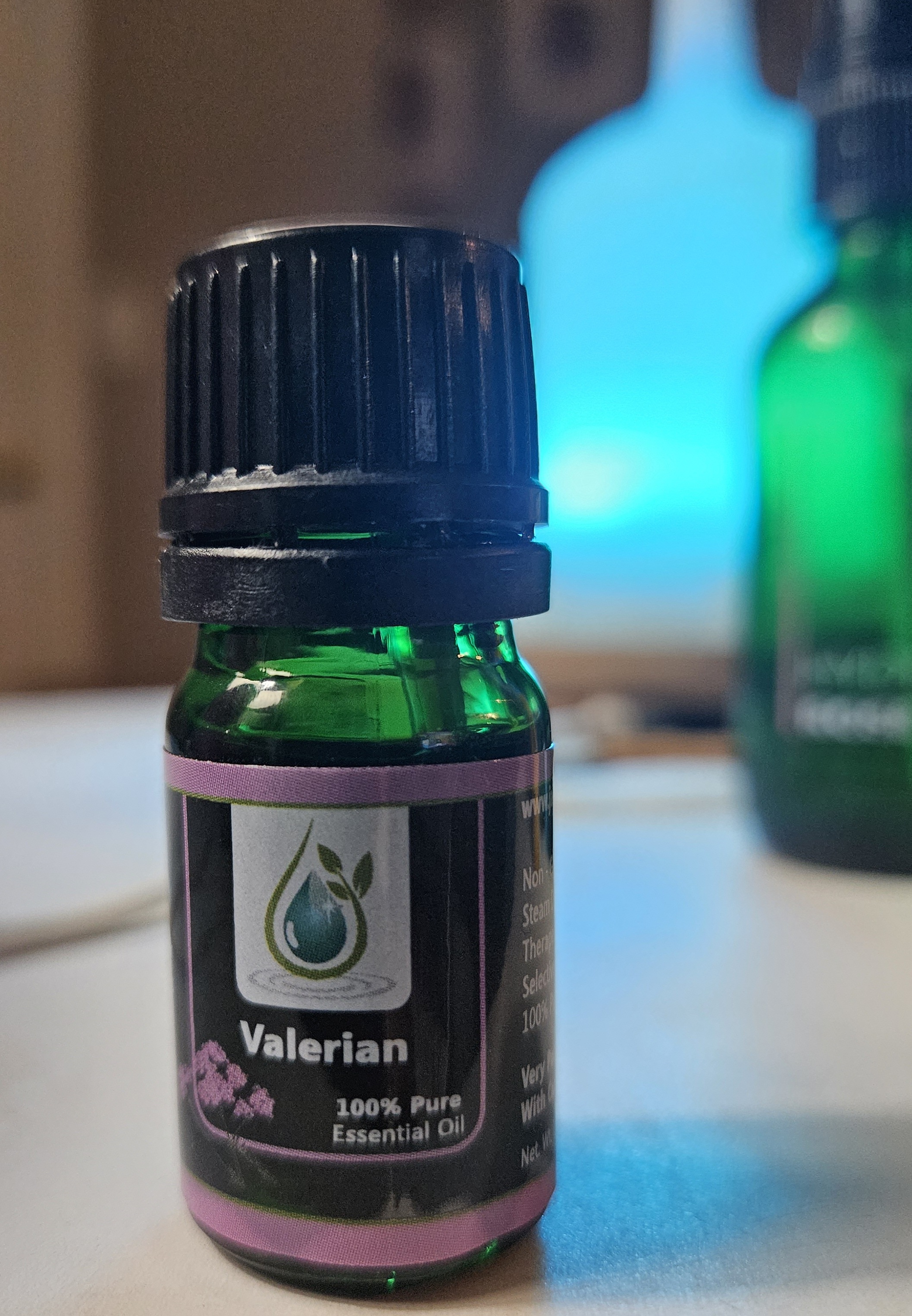A real photo of Valerian 100% Pure Essential Oil  by WOW (1)